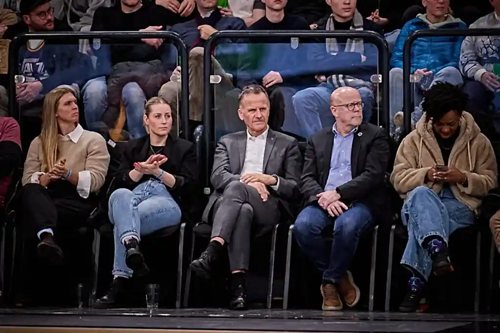 Pia Wilke, Christoph Holstein, Boris Schmidt am Spielfeldrand